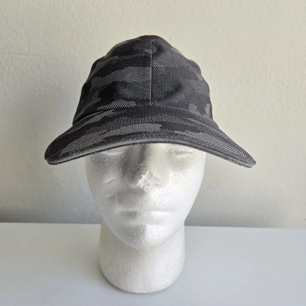 Lululemon Hat Cap Strapback Black‎ Gray Camo Fast free Run Reflective Mens